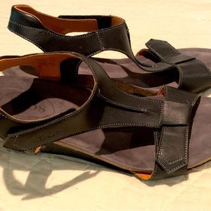Ladies Taos Sandals